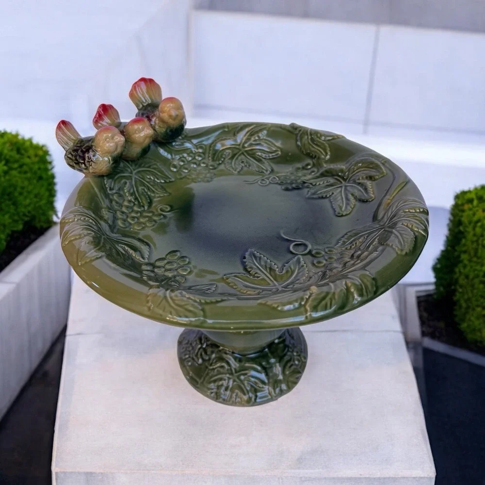 VTG Ceramic Pedestal Bird Bath Feeder 3 Birds Grapevine Bowl 10